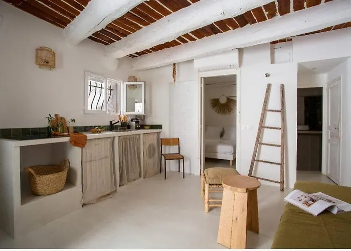 Vieil Antibes, De Sable, Avec Parking Antibes